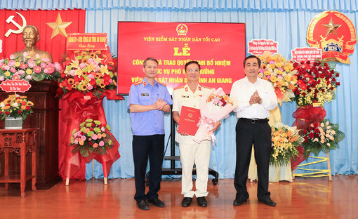 Ông Hồ Tiến Dũng giữ chức vụ Phó Viện trưởng Viện Kiểm sát Nhân dân tỉnh An Giang