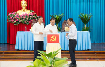 Hội nghị Ban Chấp hành Đảng bộ tỉnh An Giang lấy phiếu tín nhiệm các Ủy viên Ban Thường vụ Tỉnh ủy