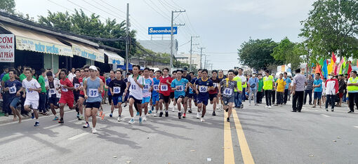 Phú Tân phát triển phong trào thể dục - thể thao quần chúng