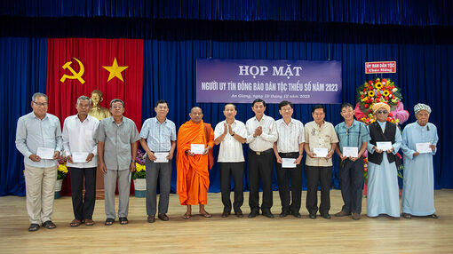 Họp mặt người có uy tín trong đồng bào dân tộc thiểu số An Giang năm 2023