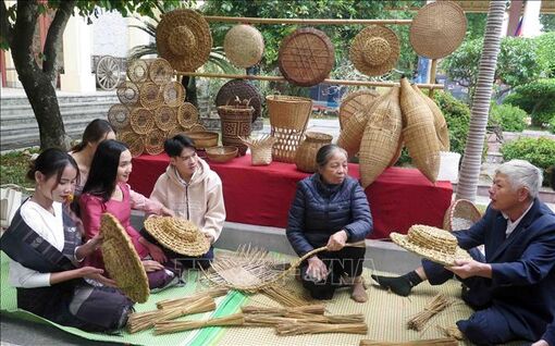 Trưng bày chuyên đề 'Thủ công mỹ nghệ ASEAN gắn với bảo vệ môi trường'