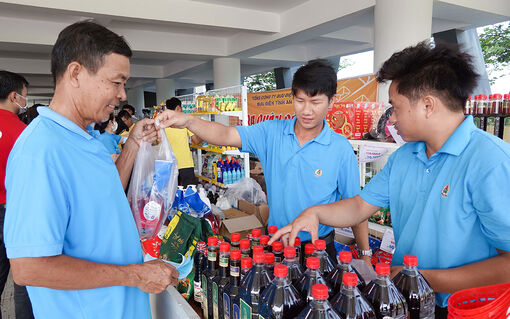 Chăm lo Tết cho đoàn viên, người lao động