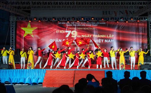 Biểu diễn Chương trình nghệ thuật kỷ niệm 79 năm Ngày thành lập Quân đội Nhân dân Việt Nam (22/12/1944- 22/12/2023)