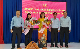 Ban Thường vụ Tỉnh ủy An Giang trao quyết định cán bộ tại huyện Phú Tân
