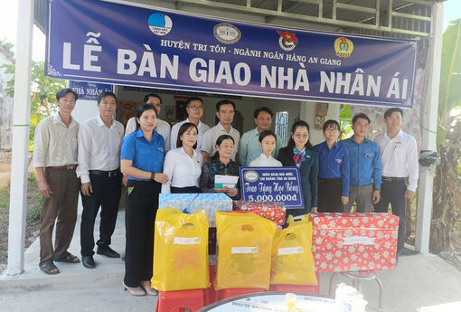 Tặng nhà Nhân ái cho học sinh mồ côi cha ở huyện Tri Tôn