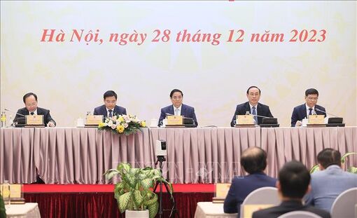 Thủ tướng Phạm Minh Chính dự Hội nghị tổng kết năm 2023 của ngành Giao thông vận tải