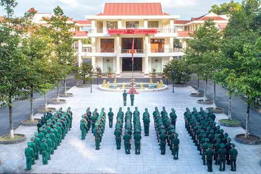 “Tinh, gọn, mạnh”