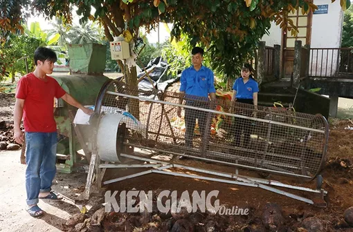 Kiên Giang: Khởi nghiệp từ mùn dừa