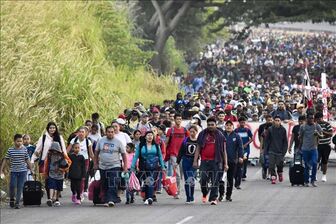 Mỹ mở lại các cửa khẩu biên giới với Mexico