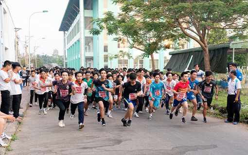 Hơn 400 học sinh, sinh viên Trường Cao đẳng Nghề An Giang tham gia Giải việt dã chạy “Vì sức khỏe cộng đồng”