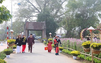 'Tết làng Việt' 2024 tại Làng cổ Đường Lâm