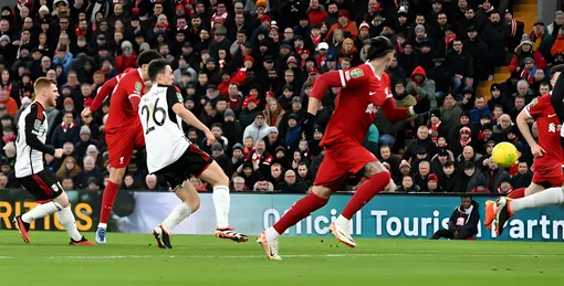 3 phút thăng hoa, Liverpool ngược dòng hạ Fulham