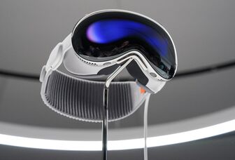 Kính thực tế ảo Vision Pro - 'Ván bài' lớn của Apple
