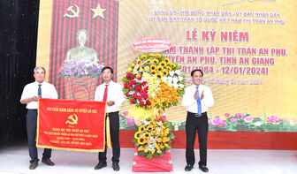 Thị trấn An Phú long trọng tổ chức kỷ niệm 40 năm thành lập