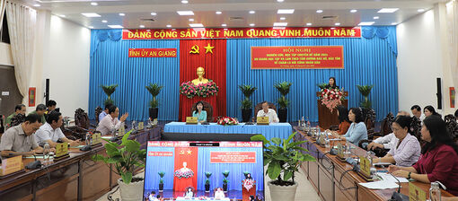 An Giang đẩy mạnh học tập và làm theo tấm gương Bác Hồ, Bác Tôn