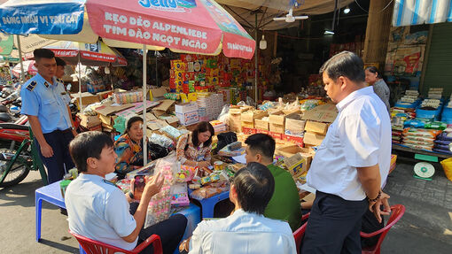 An Giang xử phạt cơ sở cơ sở kinh doanh bánh kẹo 8,750 triệu đồng