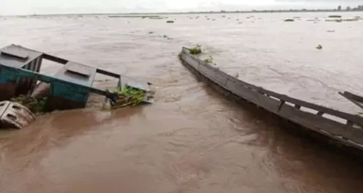 Lật thuyền chở ít nhất 100 hành khách tại Nigeria