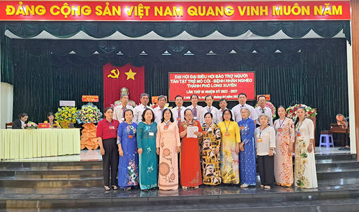 Bà Hồ Trường Ngọc Sang đắc cử Chủ tịch Hội Bảo trợ người tàn tật, trẻ mồ côi và bệnh nhân nghèo TP. Long Xuyên nhiệm kỳ 2022 – 2027