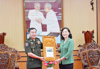 Bộ Quốc phòng Campuchia chúc Tết Nguyên đán tại tỉnh An Giang