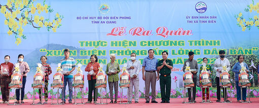 Xuân ấm tình quân – dân