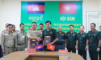 Hội đàm tổng kết hợp tác giữa Bộ Chỉ huy Bộ đội Biên phòng tỉnh An Giang và Ty Công an tỉnh Takeo