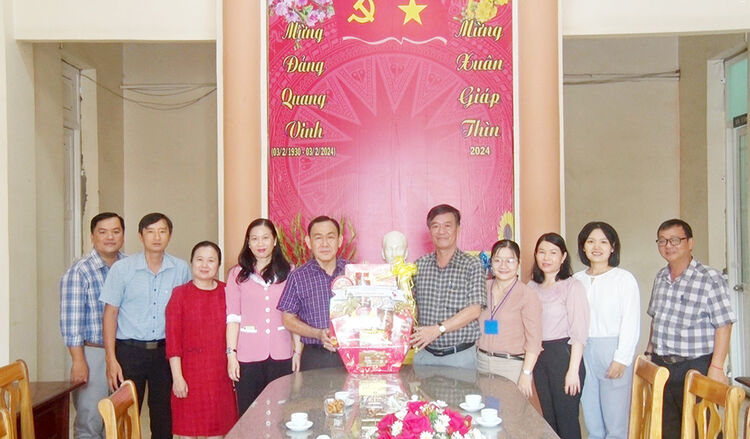 Sở Lao động - Thương binh và Xã hội tỉnh An Giang chúc Tết tại huyện Tri Tôn