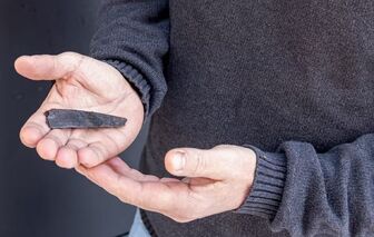 Tìm thấy con dao khắc chữ cổ Bắc Âu lâu đời nhất thế giới tại Đan Mạch