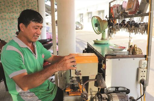 Chữ “tâm”của người thợ khóa