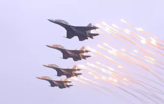 Trình diễn máy bay chiến đấu tại Triển lãm Quốc phòng Quốc tế Việt Nam 2024