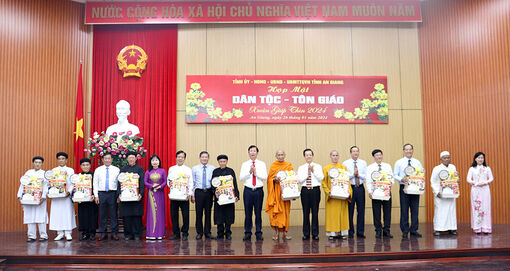 An Giang họp mặt đại diện Dân tộc – Tôn giáo, người có uy tín tiêu biểu