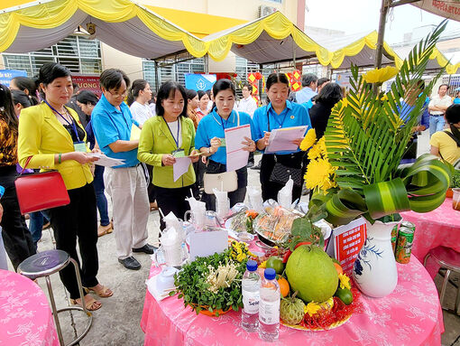 Liên đoàn Lao động huyện Chợ Mới tổ chức Chương trình “Tết sum vầy – Xuân chia sẻ”