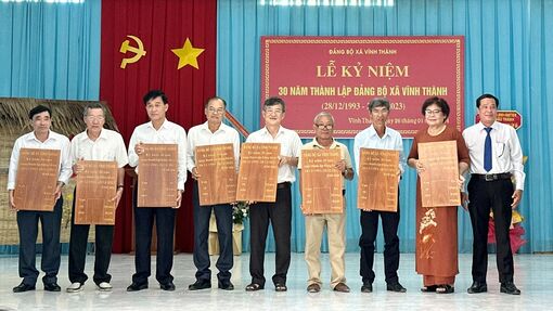 Kỷ niệm 30 năm ngày thành lập Đảng bộ xã Vĩnh Thành