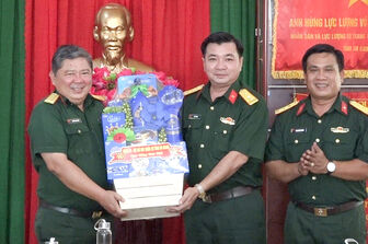 Bộ Tư lệnh Quân khu 9 thăm và chúc Tết lực lượng vũ trang huyện An Phú