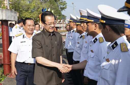 Bí thư Tỉnh ủy An Giang Lê Hồng Quang thăm, chúc Tết các đơn vị lực lượng vũ trang và tôn giáo trên địa bàn tỉnh
