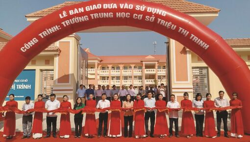 Đô thị Long Xuyên mừng Xuân