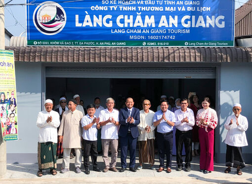Ra mắt Công ty TNHH Thương mại và Du lịch làng Chăm An Giang