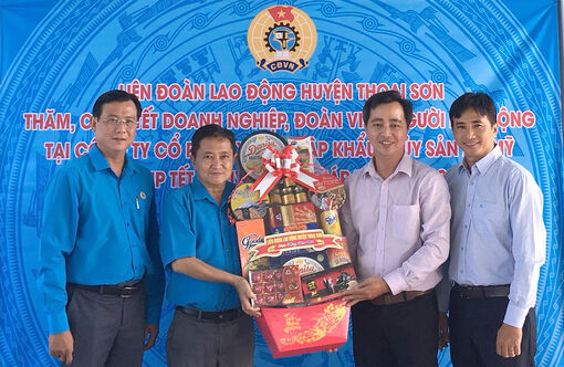 Thường trực Liên đoàn Lao động tỉnh An Giang thăm, chúc Tết doanh nghiệp và đoàn viên - con đoàn viên, nhân dịp Xuân Giáp Thìn 2024