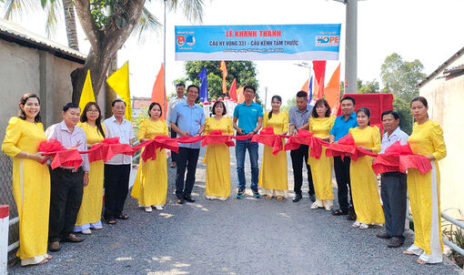 Khánh thánh 5 cầu giao thông nông thôn ở huyện Chợ Mới