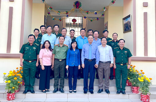 Phó Bí thư Thường trực Tỉnh ủy, Chủ tịch HĐND tỉnh An Giang thăm và chúc Tết Đảng bộ, chính quyền và Nhân dân TX. Tân Châu