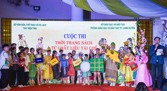 Trường THCS Hùng Vương đoạt giải nhất Cuộc thi thời trang sách từ chất liệu tái chế