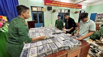 BĐBP Quảng Ngãi bàn giao hơn 280kg cocaine cho Công an tiếp tục điều tra, làm rõ
