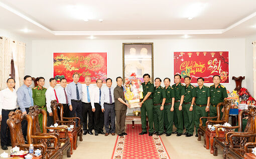 Bí thư Tỉnh ủy An Giang Lê Hồng Quang chúc Tết ở TP. Châu Đốc và TX. Tịnh Biên