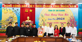 Ban Trị sự Trung ương Giáo hội Phật giáo Hòa Hảo và Ban Đại diện Giáo hội PGHH tỉnh An Giang chúc Tết Tỉnh ủy An Giang