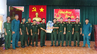 Bộ Chỉ huy Quân sự tỉnh An Giang chúc Tết tại huyện Tri Tôn