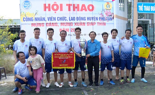 Công đoàn cơ sở Xã Tân Trung đoạt giải nhất Hội thao Công nhân, viên chức, lao động mừng Đảng- mừng Xuân huyện Phú Tân