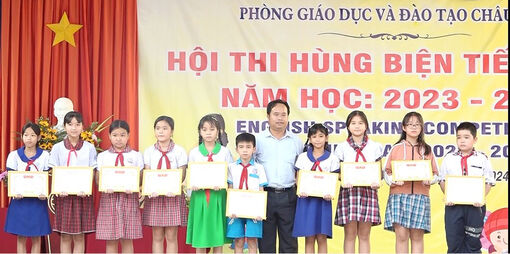 Học sinh Châu Phú tranh tài hùng biện tiếng Anh