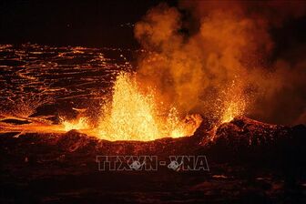 Iceland: Núi lửa tiếp tục phun trào trên bán đảo Reykjanes