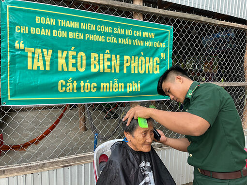 “Tay kéo biên phòng”