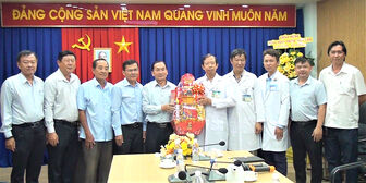 Lãnh đạo TP. Châu Đốc thăm các cơ sở y tế, nhân kỷ niệm 69 năm Ngày Thầy thuốc Việt Nam