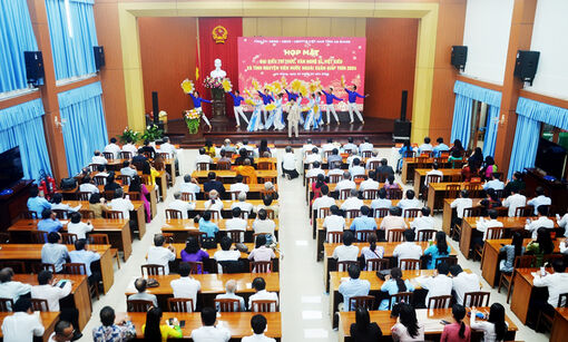 An Giang họp mặt đại biểu trí thức, văn nghệ sĩ, Việt kiều và tình nguyện viên nước ngoài Xuân Giáp Thìn năm 2024